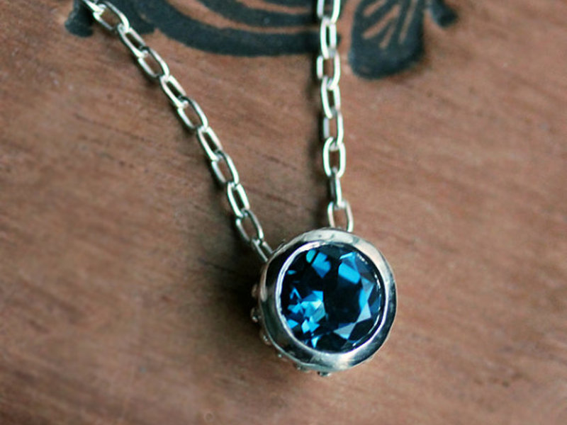 Ожерелье London blue topaz