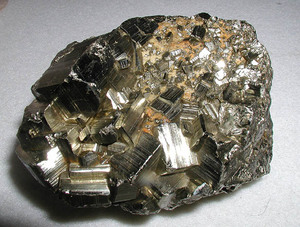 Пирит астральный камень 