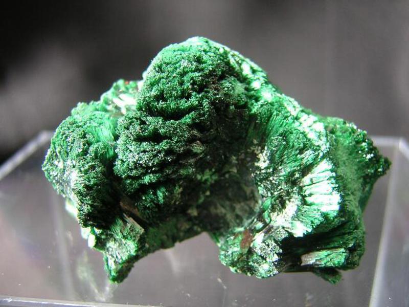 Малахит - природный минерал