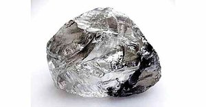 Алмаз не ограненный - крупный самородок