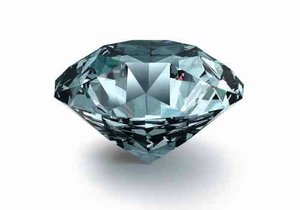 Крупный алмаз ограненный - драгоценный камень