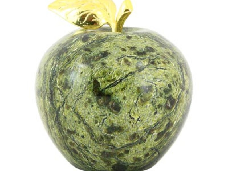 Серпентиновый фрукт с бронзовым листочком