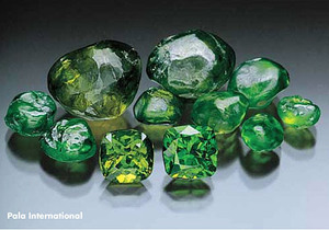  Зеленый – один из самых распространенных цветов и оттенков даргоценных и полудрагоценных камней