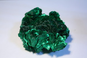 Малахит - природный минерал