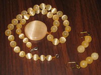 Полудрагоценный камень селенит